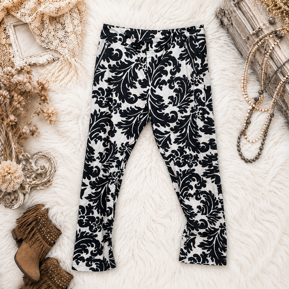 Beige by ECI Black and White Damask Pants Size 4 - Zipper Pockets